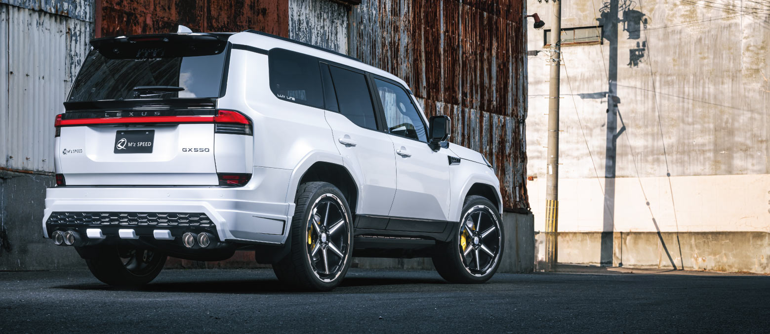 LEXUS GX Rear Right Image
